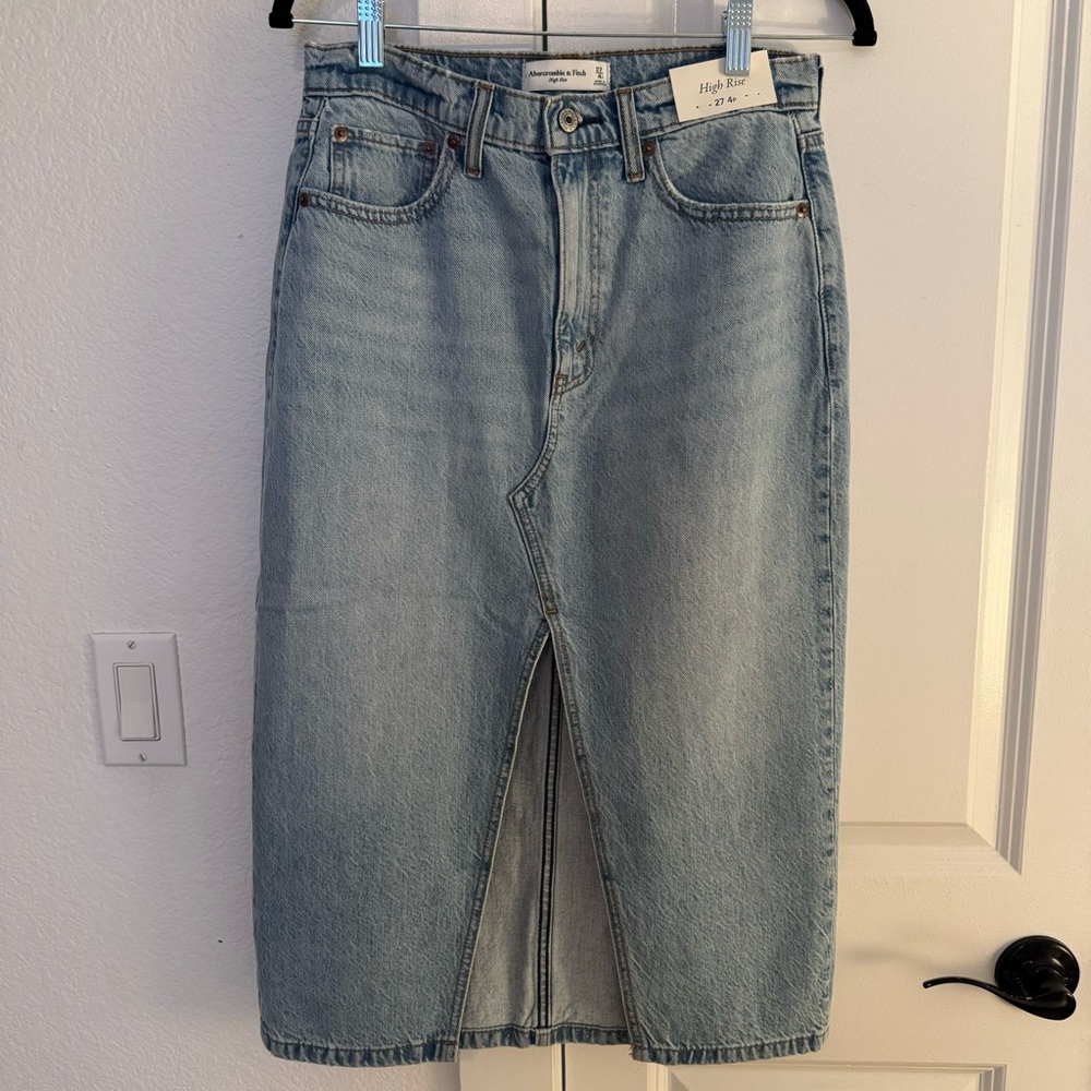 Abercrombie & Fitch Denim Midi Skirt NWT Size 27P / 4P